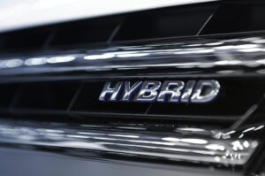 Voiture hybride non rechargeable : Découvrez les avantages et caractéristiques