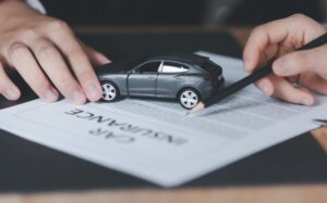 Comparateur assurance auto : trouver la meilleure offre pour votre véhicule